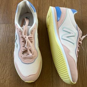 Woman’s New balance sneakers